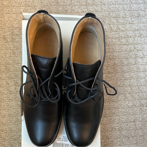 Frye Women’s Chukka Boot SZ 10 - Picture 3 of 8